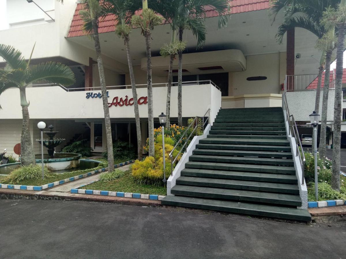 Asida Hotel Batu  Exterior foto